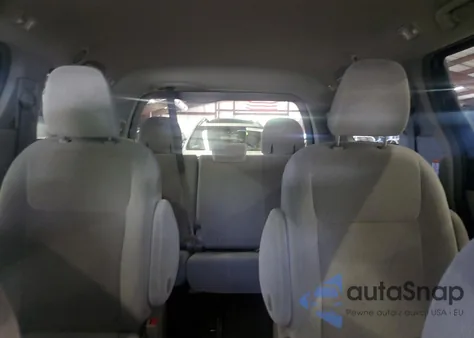 2015 Toyota Sienna Le z USA, uszkodzony, nr VIN 5TDJK3DC7FS105502